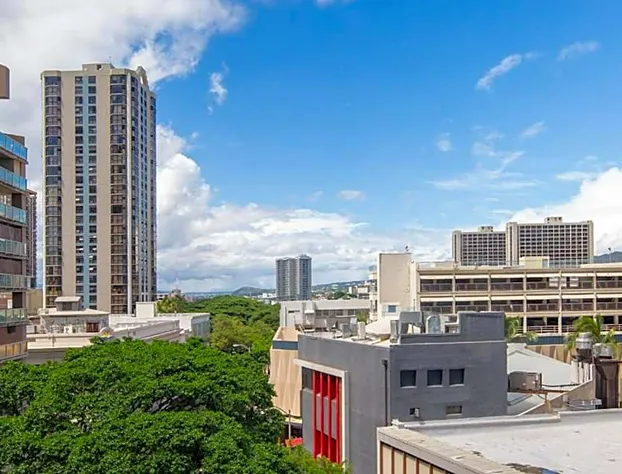 Executive Hotel Suite Downtown Free Parking hotel detail image 2