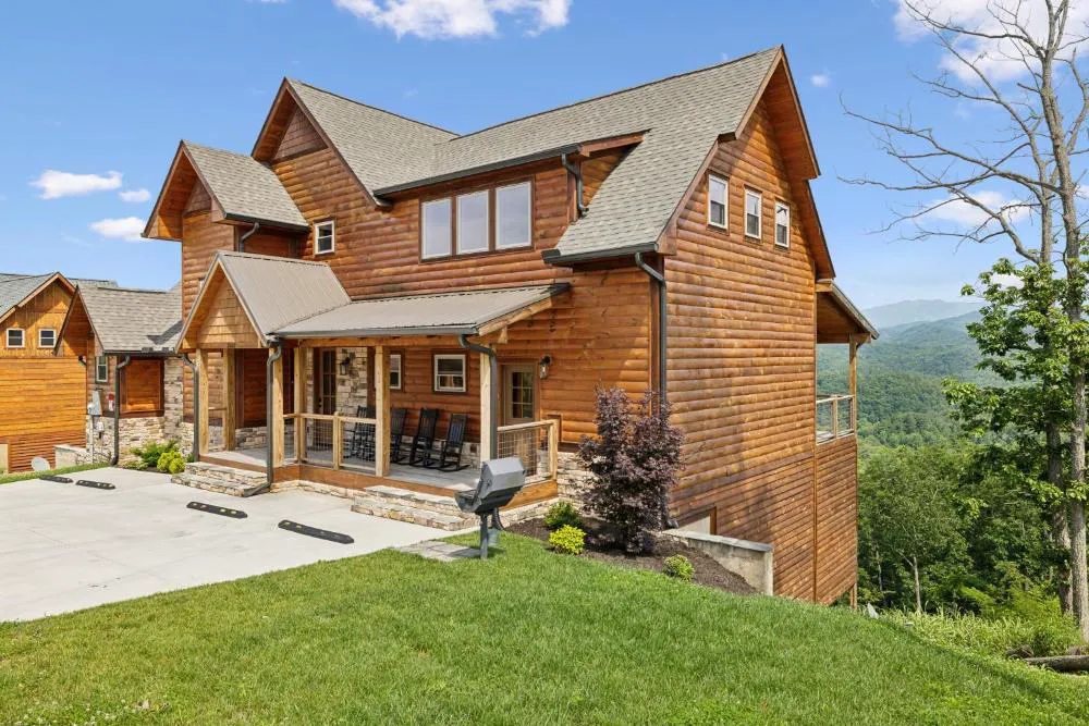Oakley Lodge: Luxury Cabin w / MTN Views Indoor Pool • Hot Tub hotel hero