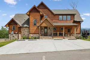 Oakley Lodge: Luxury Cabin w / MTN Views Indoor Pool • Hot Tub hotel detail image 2
