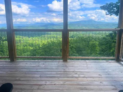 Oakley Lodge: Luxury Cabin w / MTN Views Indoor Pool • Hot Tub hotel detail image 3