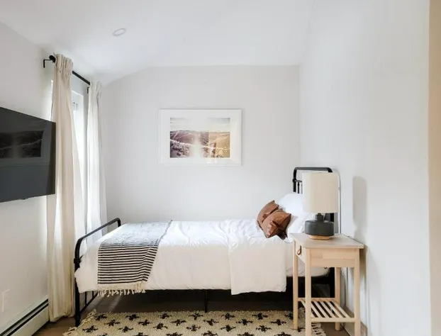 Hideaway Lodge - Glen Lake Lake George hotel detail image 4