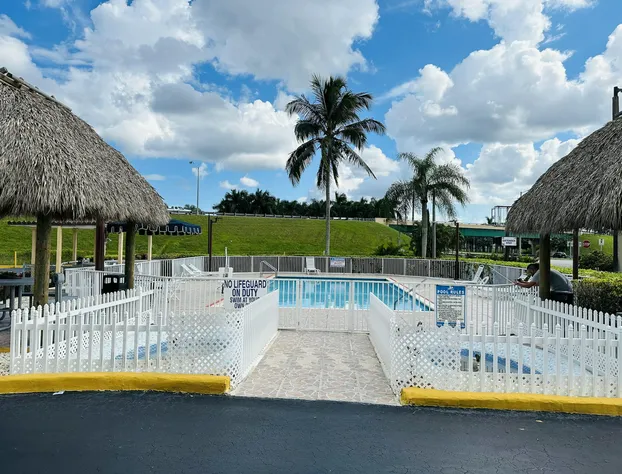 Belmont Inn & Suites hotel detail image 3