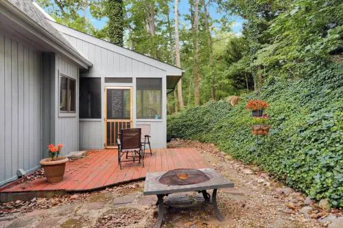 Massanutten retreat- hiking river waterpark resort hotel detail image 2