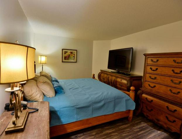 Deluxe Ocean front One Bedroom suite in Sandy Beach Resort hotel detail image 1