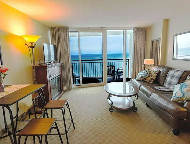 Deluxe Ocean front One Bedroom suite in Sandy Beach Resort hotel detail image 4