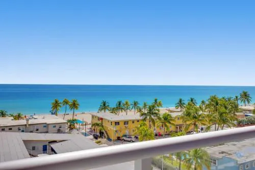 Ocean View Balcony - Rooftop Pool & Hot Tub - Gym hotel detail image 1