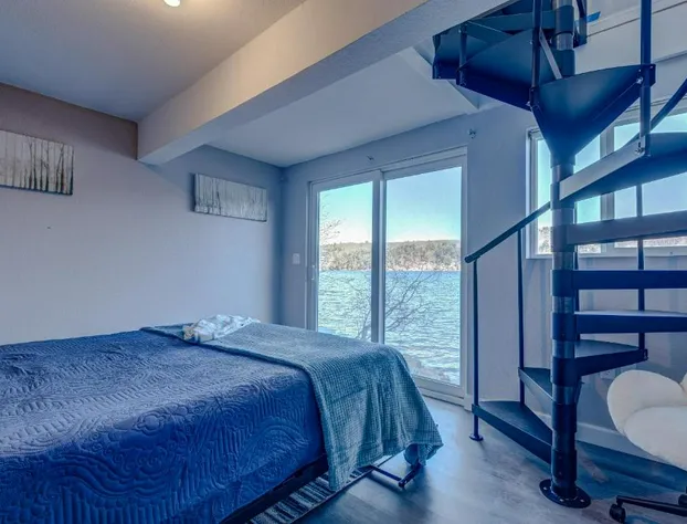 Modern Winnipesaukee Lake Front Retreat Naples hotel detail image 1