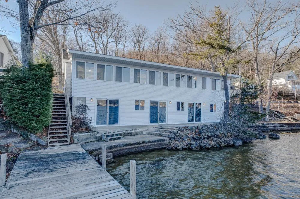 Modern Winnipesaukee Lake Front Retreat Naples hotel hero