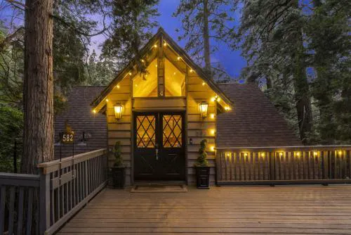 The Lodge in Lake Arrowhead hotel detail image 2