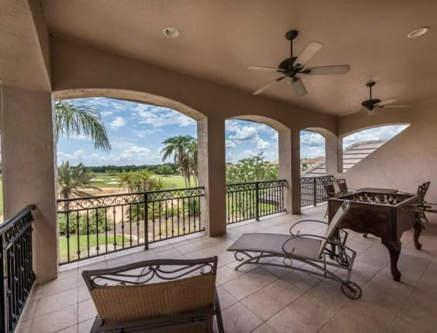 Luxury mansion on golf course at Reunion Resort Orlando 20 minutes from Disney parks - Mansão luxuosa em campo de golfe no Reunion Resort Orlando a 20 minutos dos parques da Disney hotel detail image 2