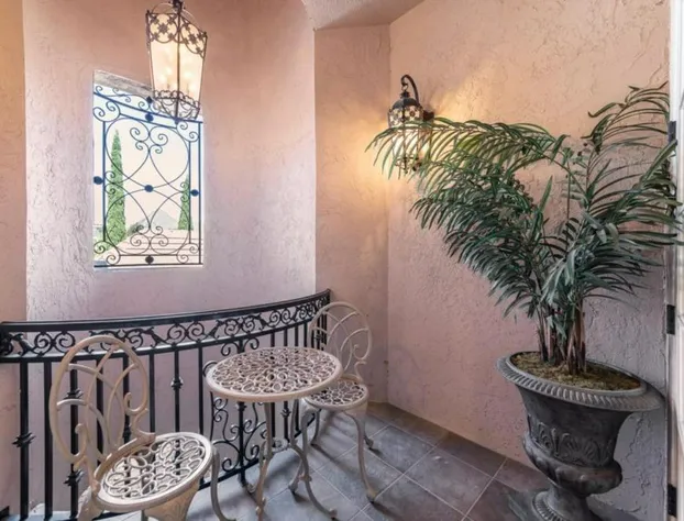 Luxury mansion on golf course at Reunion Resort Orlando 20 minutes from Disney parks - Mansão luxuosa em campo de golfe no Reunion Resort Orlando a 20 minutos dos parques da Disney hotel detail image 4