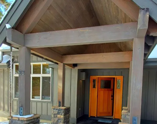 Big Pines Lodge hotel detail image 1