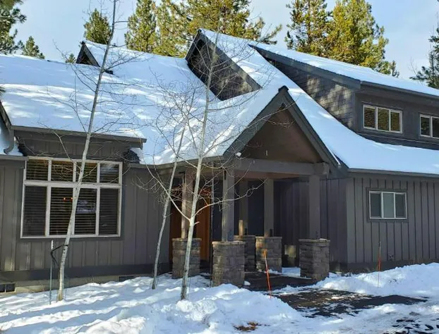 Big Pines Lodge hotel detail image 3