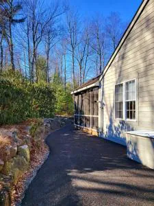 Five Oclock Lodge hotel hero