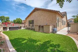 OLIVE - Resort-Style Yard with Pool & Near Golf hotel detail image 2