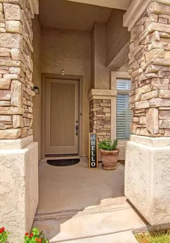 OLIVE - Resort-Style Yard with Pool & Near Golf hotel detail image 3