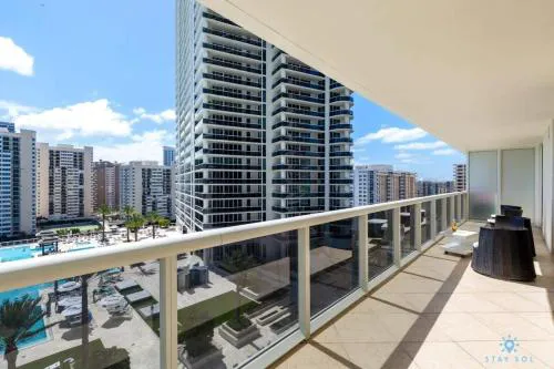 Luxurious Beach Resort 3 Br 3 Ba with Ocean View Insta Worthy Pool hotel detail image 1