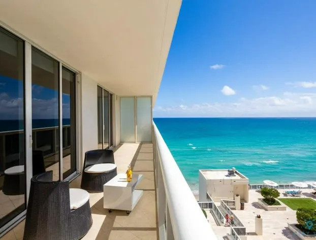 Luxurious Beach Resort 3 Br 3 Ba with Ocean View Insta Worthy Pool hotel detail image 3