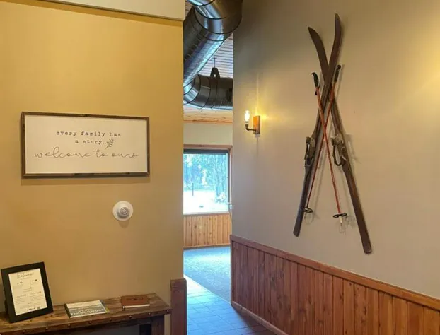 Timberwolf Lodge hotel detail image 2