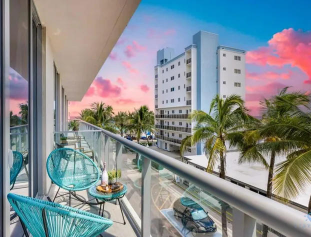 Amazing Pool Balcony - Up To 6 Near Beach hotel detail image 1