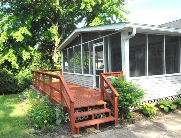 Hoosier Inn- Indiana University hotel detail image 1