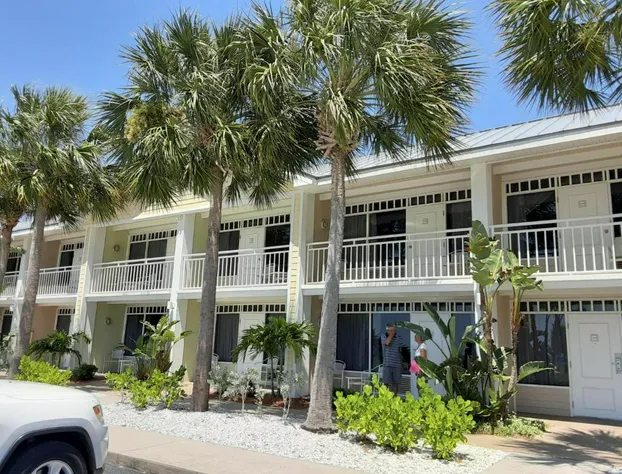 Charming One-Bedroom Condo With Beach Access & Pool hotel detail image 2