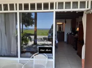 Charming One-Bedroom Condo With Beach Access & Pool hotel detail image 3