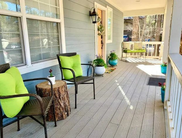 The Comforts' Inn: Mountain Escape hotel detail image 1