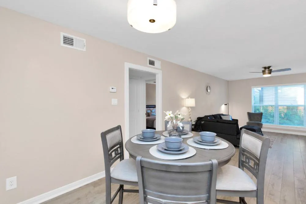 Luxury King w/Resort-style Pool Wi-Fi & Parking hotel hero