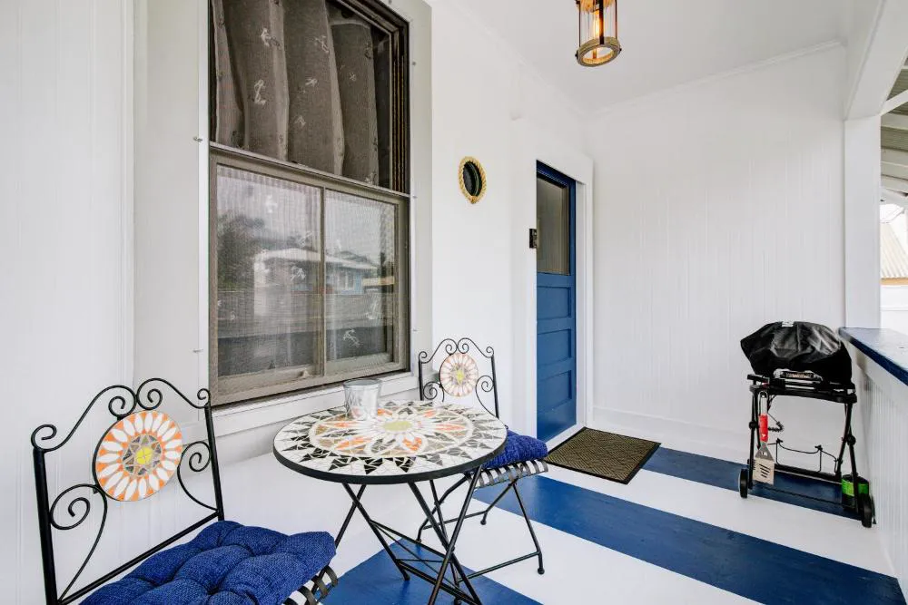 NEW Whaler Inn- Nautical Magic Hilo Downtown hotel hero