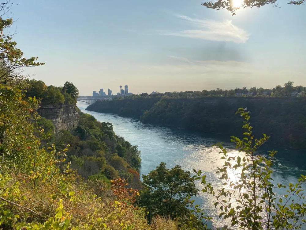 Cozy 4 Bedroom Home Accommodates 10 in Niagara USA hotel hero