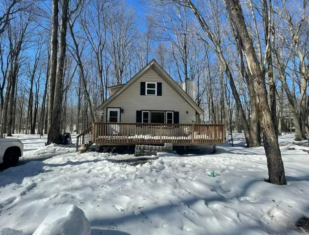 Spacious Rustic Arrowhead Lodge / Pool/Lakes/ski hotel detail image 1