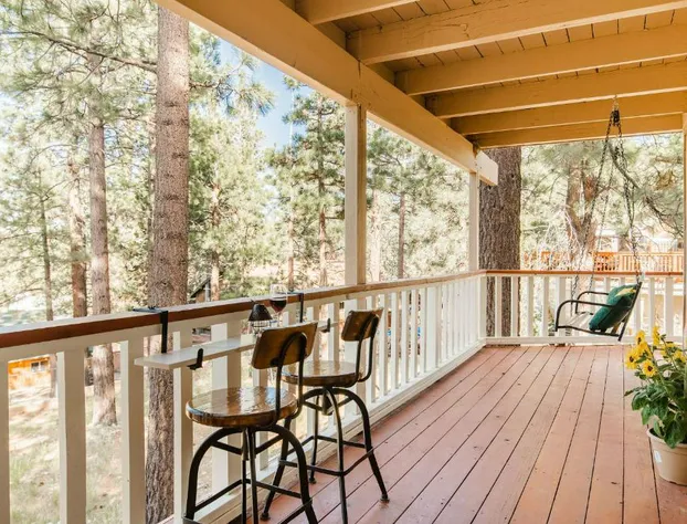 Old Hollywood Lodge-Pets HotTub-Sauna Speakeasy! hotel detail image 2