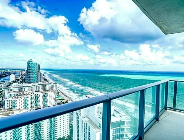 Hyde Resorts on Miami Hollywood by MRA hotel detail image 1