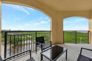 Tropical 3BR Suite 2 resort style pools 5 Mil to Bay Gym Close to Beach hotel detail image 2