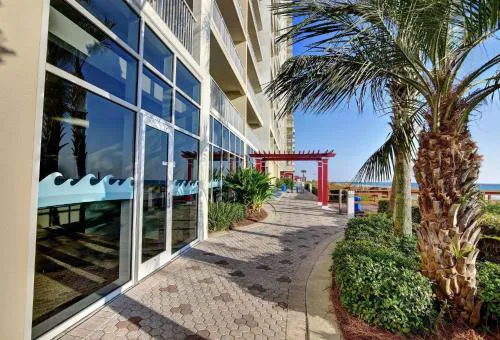 Majestic Resort 505 with RESERVED parking on 3rd Floor Walk Over hotel hero