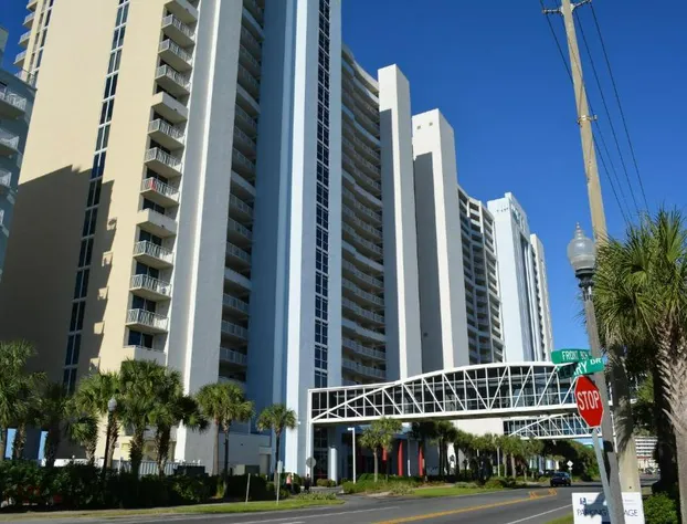 Majestic Resort 505 with RESERVED parking on 3rd Floor Walk Over hotel detail image 2