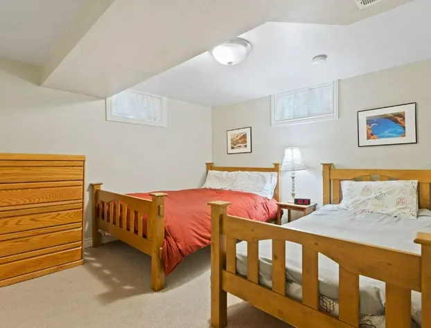 5 Bedroom Perfect Location to see the City and Ski Resorts hotel detail image 4