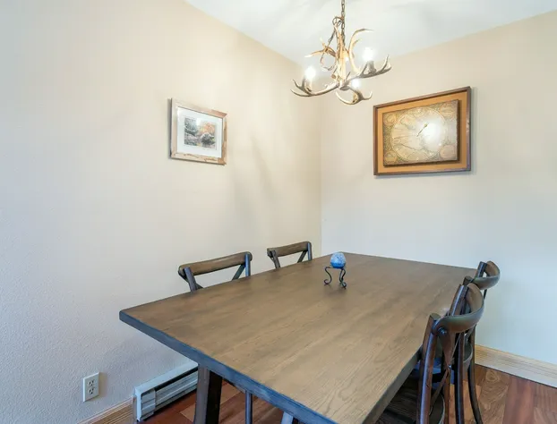 Mahoney Dr - Cimarron Lodge 35 hotel detail image 2