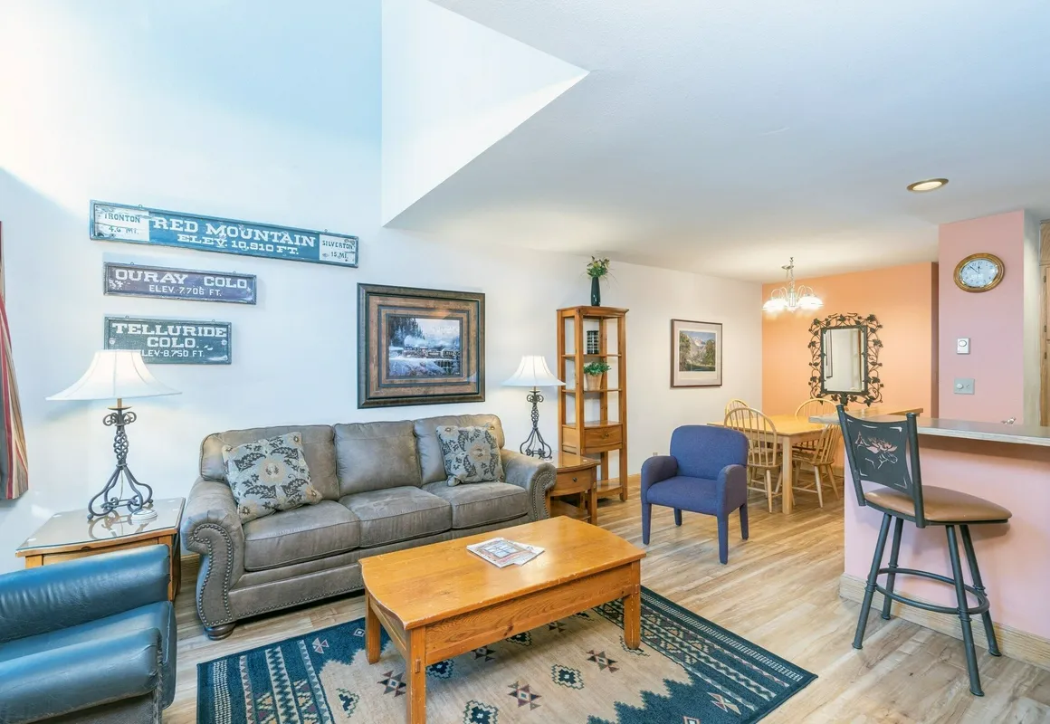 Cimarron Lodge 27 by Avantstay Ski-in/ski-out Property in Complex w/ Two Hot Tubs! Permit#10026 hotel hero