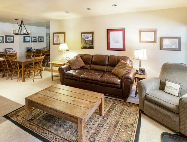 Cimarron Lodge 22 by AvantStay Ski-InSki-Out Property in Complex w Two Hot Tubs Permit12986 hotel detail image 1