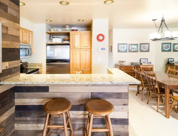 Cimarron Lodge 22 by AvantStay Ski-InSki-Out Property in Complex w Two Hot Tubs Permit12986 hotel detail image 4