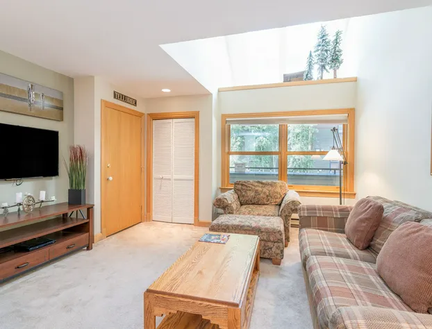 Cimarron Lodge 33 condo hotel detail image 1