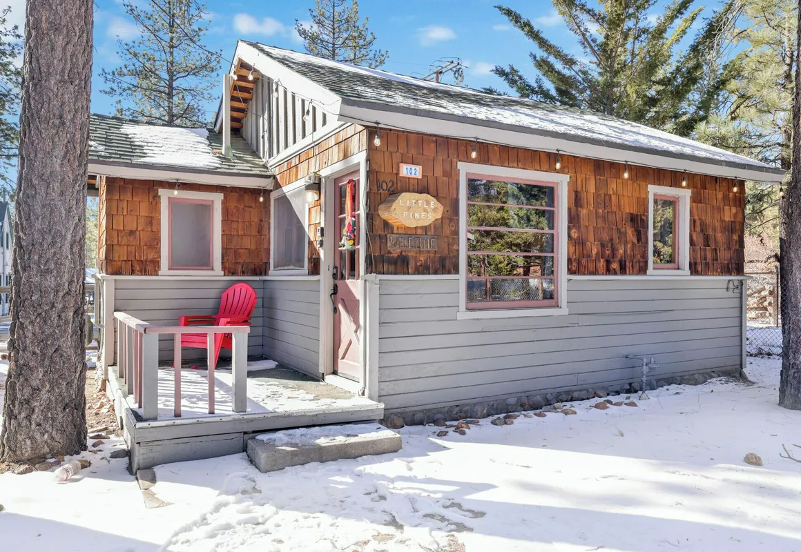 Shore Acres Lodge #452 hotel hero