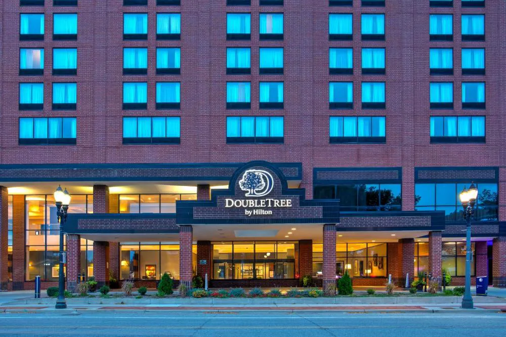 DoubleTree by Hilton Lansing hotel hero