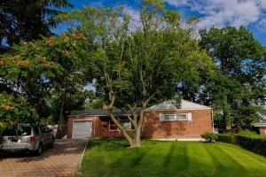 Cheerful Home In New York hotel detail image 1