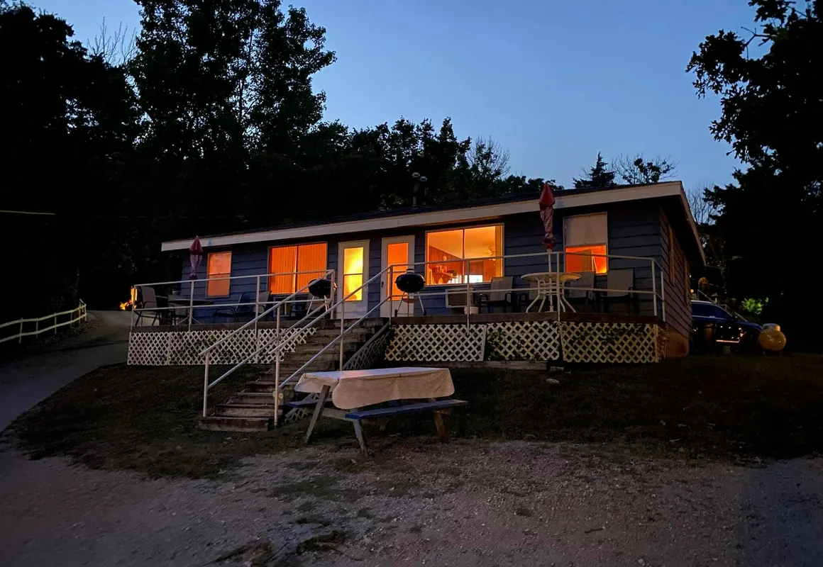 Lamplighter Resort hotel hero