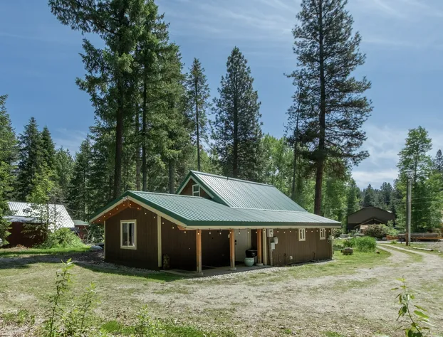 Lil Bigfoot Chalet 2 Bedroom Home by NW Comfy Cabins by RedAwning hotel detail image 4