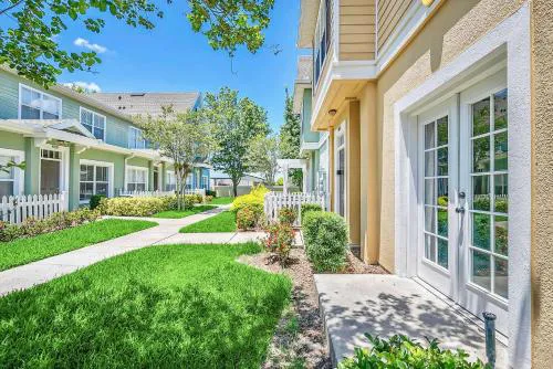 4BR Home Near Disney w Resort Pool & Hot Tub hotel detail image 3