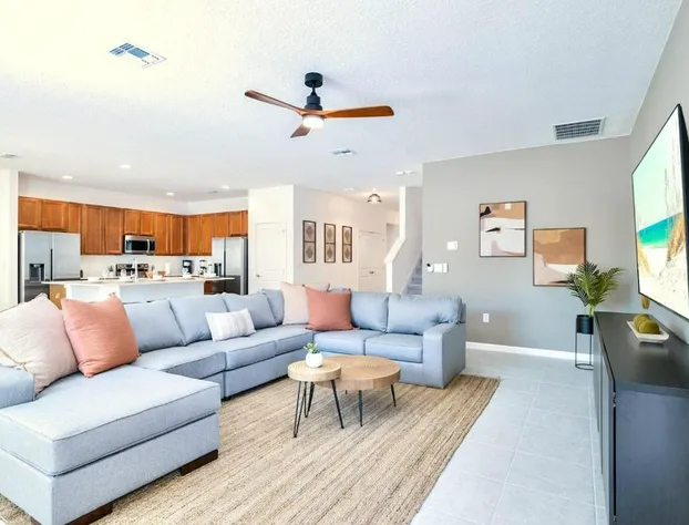 8BR Resort Home with Games Room and BBQ hotel detail image 2